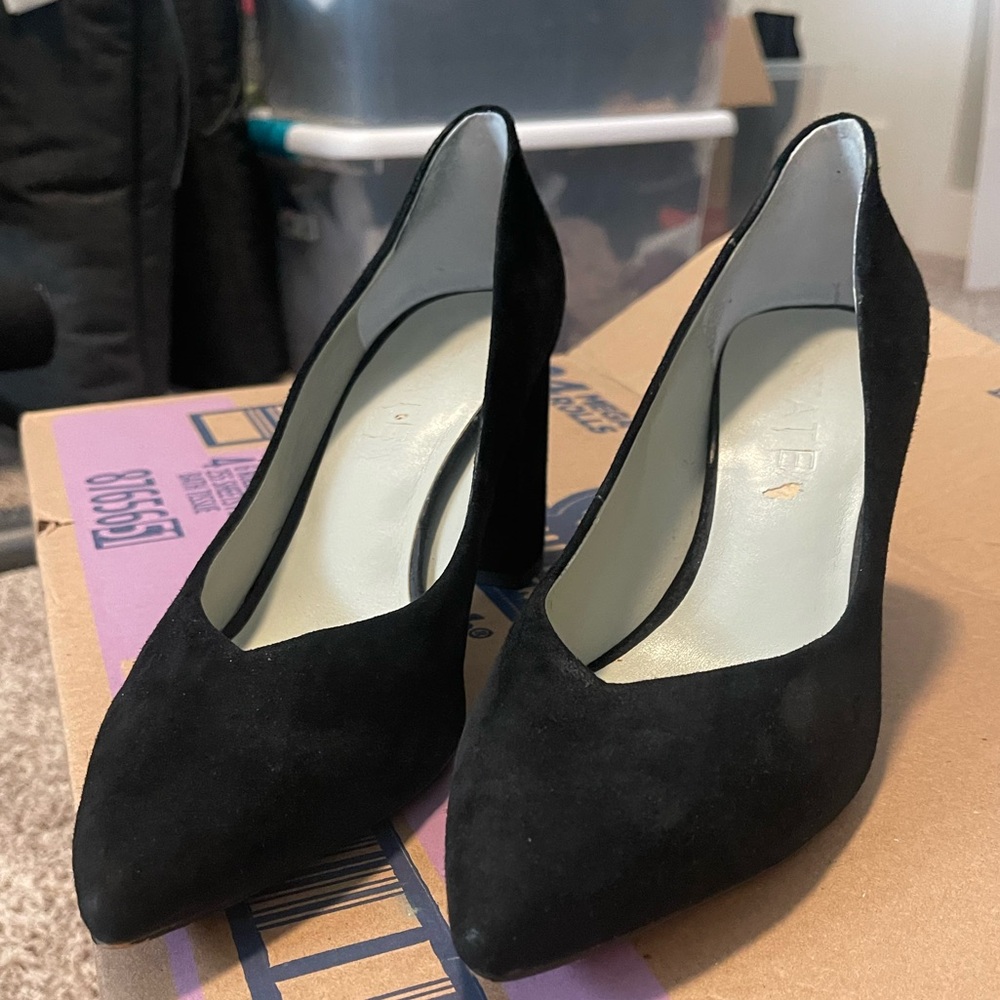 Elegant Black Women's Pumps